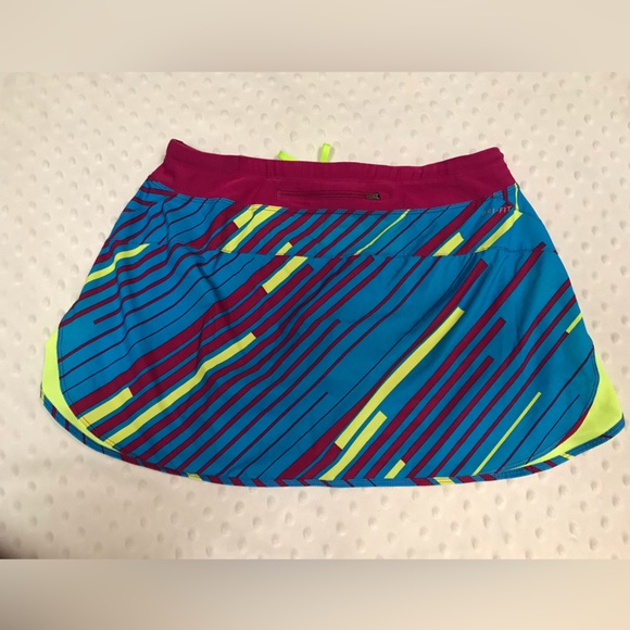 Nike Dri-Fit Colorful Running Skirt Skort, Side Slits W/ Mesh Size M, Zip Pocket - Picture 3 of 8